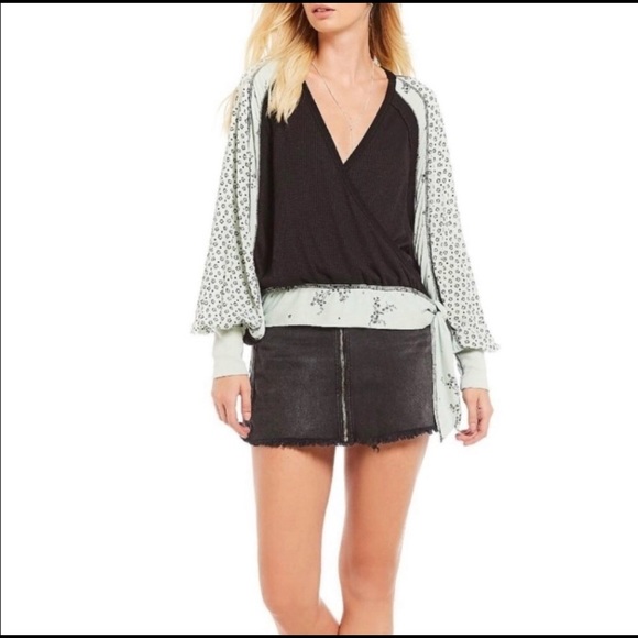 Free People Auxton Black Thermal Tie Waist Wrap V Neck Panel Sleeve Blouse - Picture 5 of 13